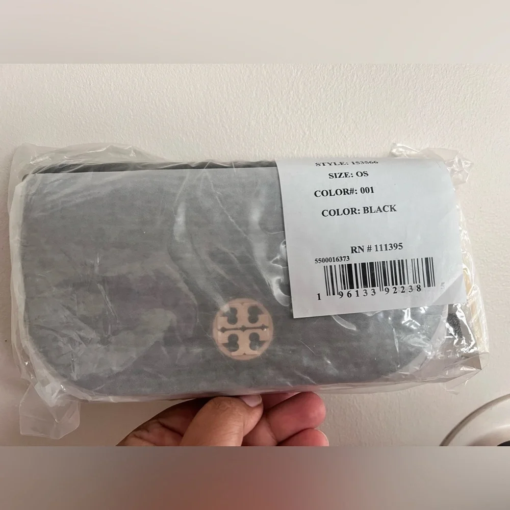 TORY BURCH• CHELSEA CROSSBODY PEBBLE LEATHER BLACK GOLD LOGO